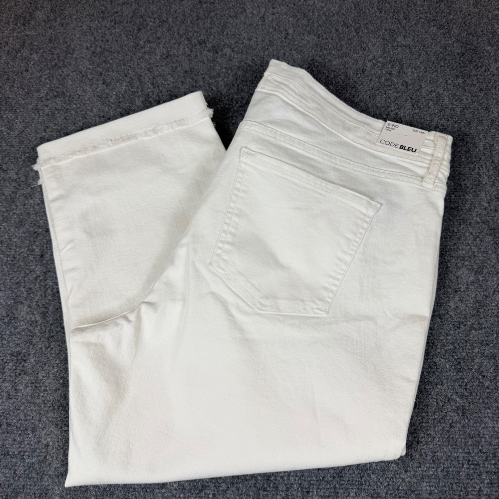 Code Bleu Soho Mid Rise Capri Jeans White Frayed Hem Size 18W NWT